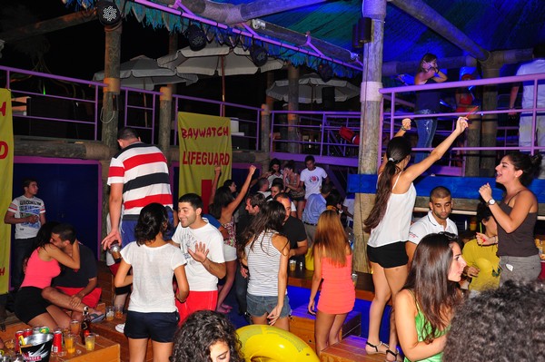 Night Beach Party @ Edde Sands